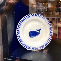 A Time To Kiln - Cute plate in the window - good inspiration !