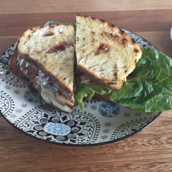 Malt Pier - Steak sandwich - Breakfast & Brunch Near Me - Newstead, QLD