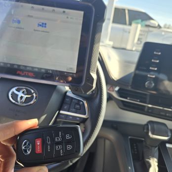 CC Auto Keys - 2024 Toyota Sienna - Keys & Locksmiths Near Me