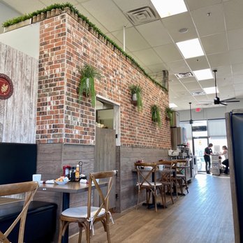 Egg House - Dining room - Breakfast & Brunch Near Me - St. Charles, Illinois Egg House - Dining room - Breakfast & Brunch Near Me - St. Charles, Illinois
