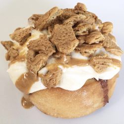 Cinnaholic - Peanut Butter Cookie! Vanilla Frosting, Crunchy Cookies with a Peanut Butter Drizzle!