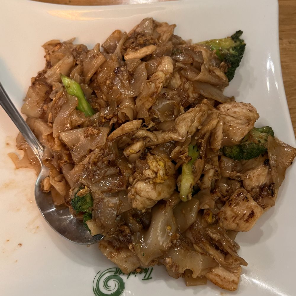 Thaiphoon - Pad See Ew with Chicken - Thai Near Me - Palo Alto, California Thaiphoon - Pad See Ew with Chicken - Thai Near Me - Palo Alto, California