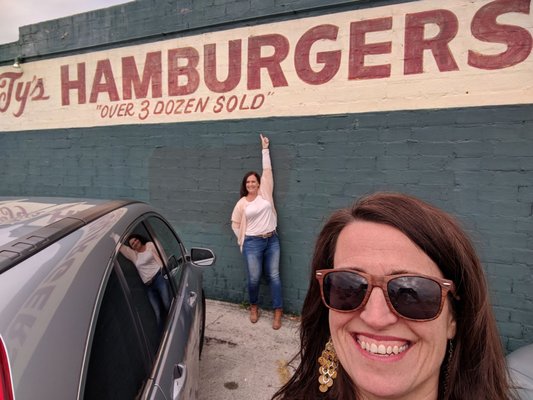 Ty's Hamburgers by null
