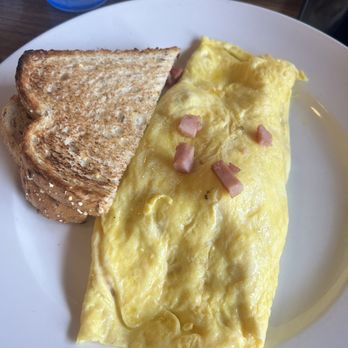 Hen House Eatery - Omelette - Breakfast & Brunch Near Me - Minneapolis, Minnesota