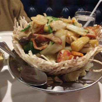 Jade Island - Lovers nest (lobster meat, shrimp, white chicken, roast pork, mixed vegetables) - Chinese Near Me - Staten Island, New York