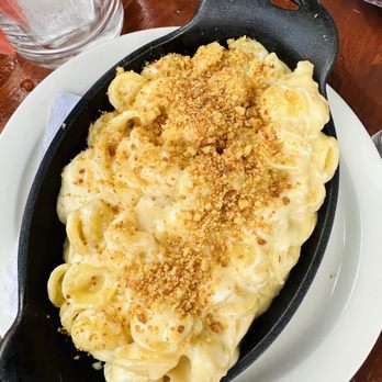 Jackson's Eatery | Bar - Mamas Mac and Cheese - Bars Near Me - Long Island City, New York