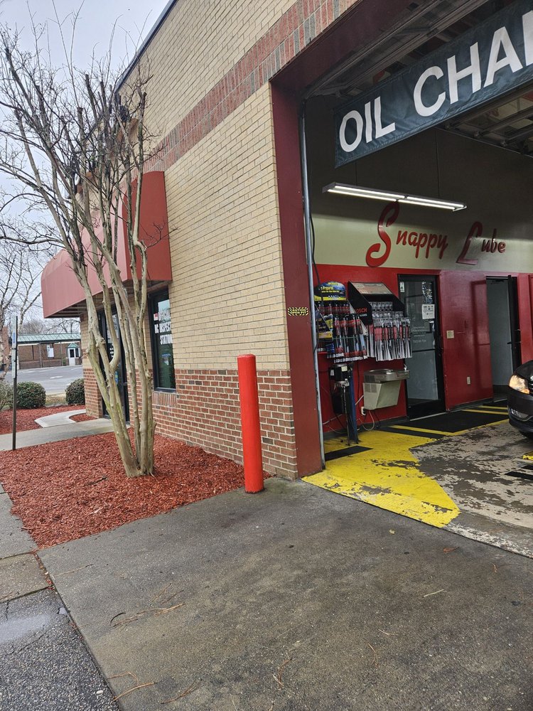 SNAPPY LUBE Updated June 2024 34 Reviews 1101 Autumn View Dr