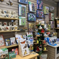 Wild Birds Unlimited - Gift area