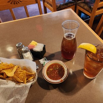 Casa De Benavidez - Complimentary chips and salsa.  It's flavorful and hot. - Mexican Near Me - Albuquerque, New Mexico