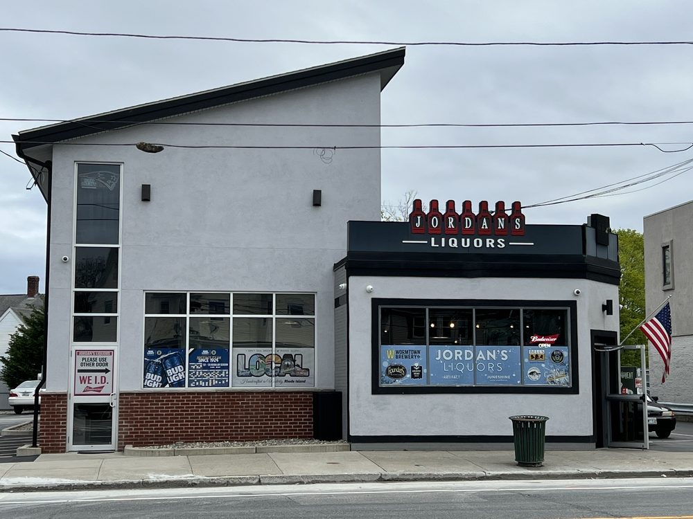 JORDAN’S LIQUORS Updated May 2024 11 Photos 199 Taunton Ave, East