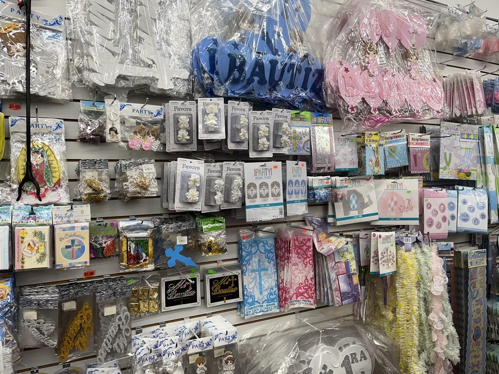 DOLLAR ZONE PLUS Updated October 2024 24 Photos 712 Terry Pkwy