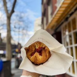 L’Appartement 4F - Raspberry Kouign-amann