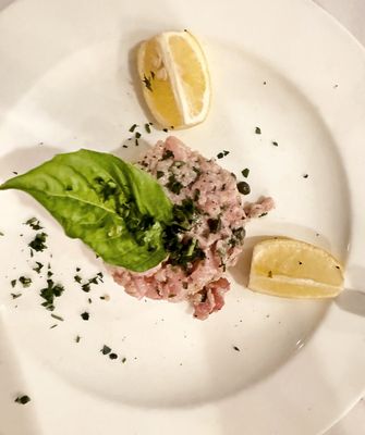 Nino's by null
