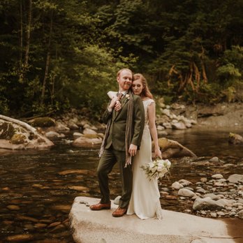 TreeHouse Point - Bed & Breakfast Near Me - Issaquah, Washington