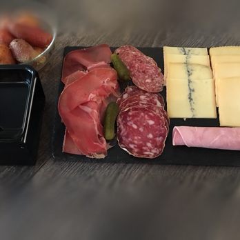 Bibovino - Planche raclette - Wine Bars Near Me - Tours, 37 Bibovino - Planche raclette - Wine Bars Near Me - Tours, 37