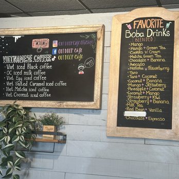 Outdoor Café - Desserts Near Me - Chicago, Illinois