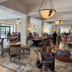 Arthur's Bistro - Dining area