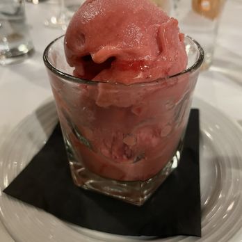 P.J. Clarke's - American Near Me - Washington, DC, District of Columbia