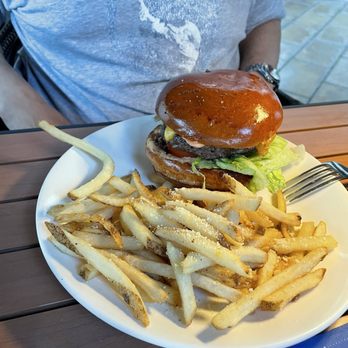 catalina kitchen - Burger - New American Near Me - Rancho Palos Verdes, California