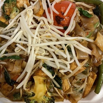 Thai Elephant Express - Veg pad kee mao - Thai Near Me - San Jose, California Thai Elephant Express - Veg pad kee mao - Thai Near Me - San Jose, California
