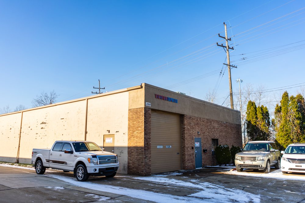 VICTORY AUTO EXPRESS Updated September 2024 11 Photos 1300 Lloyd