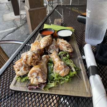 Burger Tavern 77 - White garlic wings - Burgers Near Me - Columbia, South Carolina