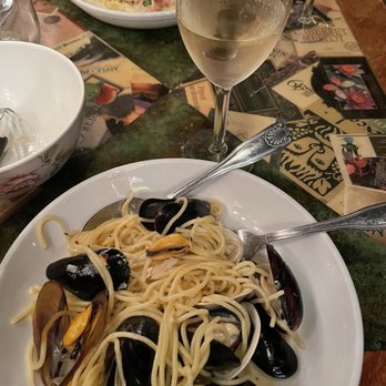 Bacchus - Mussels and Clams with white wine OR marinara, Carbonara, Vista Point Pinot Grigio - Italian Near Me - Richmond, Virginia Bacchus - Mussels and Clams with white wine OR marinara, Carbonara, Vista Point Pinot Grigio - Italian Near Me - Richmond, Virginia