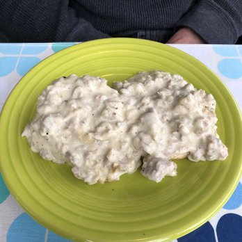 The Streamliner Diner - Biscuits and gravy - American Near Me - Bainbridge Island, Washington The Streamliner Diner - Biscuits and gravy - American Near Me - Bainbridge Island, Washington