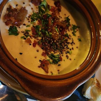 The Vault Restaurant - Clam Chowder - Cocktail Bars Near Me - Bakersfield, California