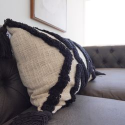 Love Discovery Institute - Comfy sofa!