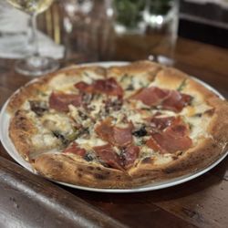 Old Bull Tavern - Madrid inspired pizza