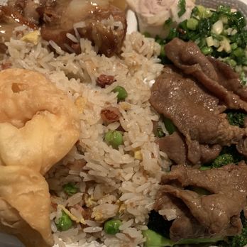 Golden Duck - Dinner Plate, comes with two won tons. - Seafood Near Me - Honolulu, Hawaii