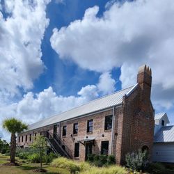Boone Hall Plantation - Cotton gin house was turned into the welcome center and museum where you can see the old cotton gin.