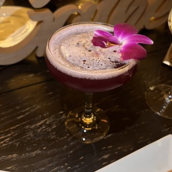 Le Malt Lounge - Tapas Bars Near Me - Colonia, New Jersey
