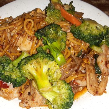 King Buffet - Big plate of hibachi with noodles, veggies, shrimp, chicken, and beef - Buffets Near Me - San Antonio, Texas