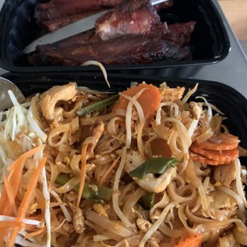 Thai House - Chicken pad Thai snd bbq pork - Thai Near Me - Bakersfield, California