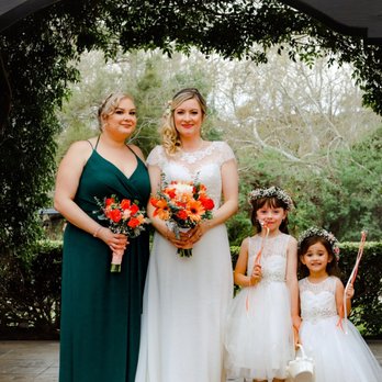 Hidalgo Flowers - Bridal party flowers - Florists Near Me - Vista, California