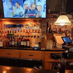 Frankies Pub & Grill - Inside