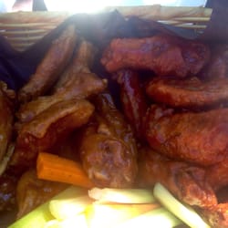 Knights Corner Pub & Grill - Amazing wings!