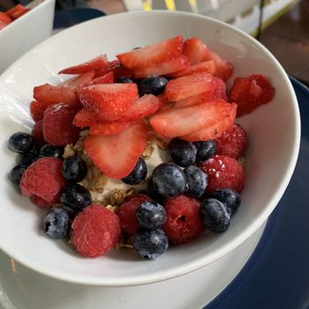 Sarabeth's Key West - Berry bowl, so fresh and delicious! - American Near Me - Key West, Florida Sarabeth's Key West - Berry bowl, so fresh and delicious! - American Near Me - Key West, Florida