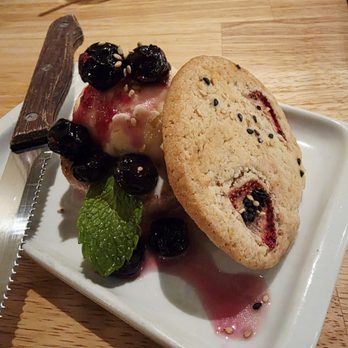 HATCH - Grilled Fuji Apple with sesame butter cookie - Japanese Near Me - Los Angeles, California HATCH - Grilled Fuji Apple with sesame butter cookie - Japanese Near Me - Los Angeles, California