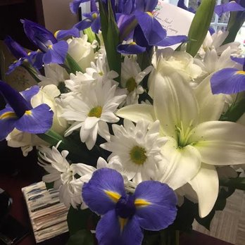 Chattanooga Flower Market - Day 3. Good flowers, terrible arrangement. - Florists Near Me - Chattanooga, Tennessee Chattanooga Flower Market - Day 3. Good flowers, terrible arrangement. - Florists Near Me - Chattanooga, Tennessee