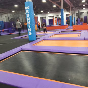 Altitude Chicago Trampoline Park - Trampoline Parks Near Me - Chicago, Illinois