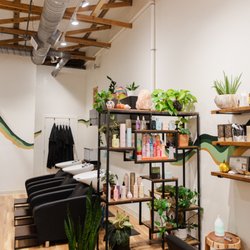 The Stargazer Salon - Shampoo Area