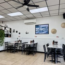 Pho Gulf Breeze - Interior