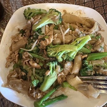 Reign of Thai - 3. Pad See Ew - Thai Near Me - Phoenix, Arizona Reign of Thai - 3. Pad See Ew - Thai Near Me - Phoenix, Arizona