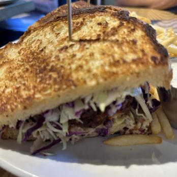 George + Kin's Diner - Chicken Sandwich - Diners Near Me - Napa, California George + Kin's Diner - Chicken Sandwich - Diners Near Me - Napa, California