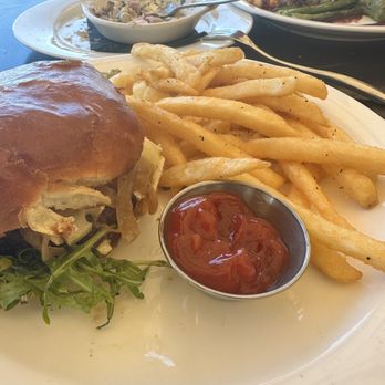 Callaway Vineyard & Winery - Burger and fries - Wineries Near Me - Temecula, California