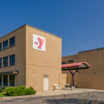 Waukesha YMCA - Waukesha YMCA Exterior - Gyms Near Me - Waukesha, Wisconsin Waukesha YMCA - Waukesha YMCA Exterior - Gyms Near Me - Waukesha, Wisconsin