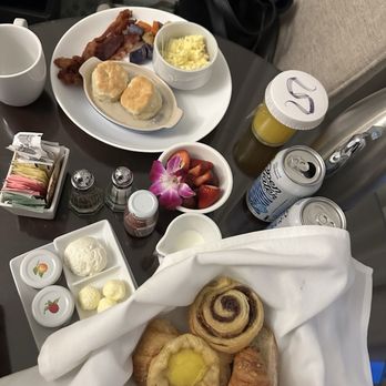 The Spectator Hotel - More breakfast - Hotels Near Me - Charleston, South Carolina The Spectator Hotel - More breakfast - Hotels Near Me - Charleston, South Carolina
